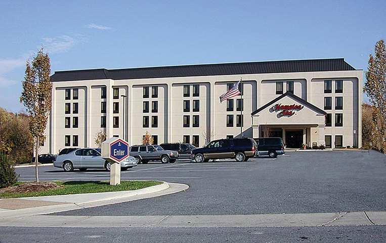 Hampton Inn Winchester Exterior photo